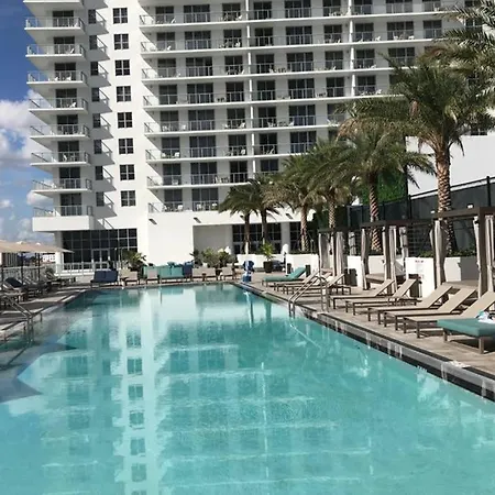 Hollywood Beach Luxury Condo-Hbh